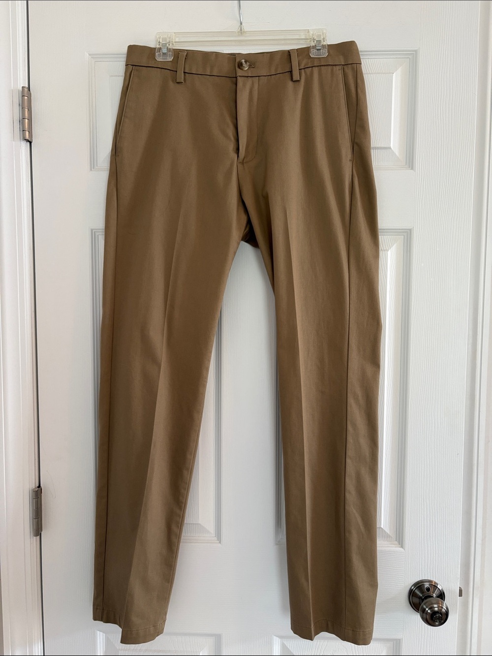 Dockers Men's Chinos in Khaki Brown